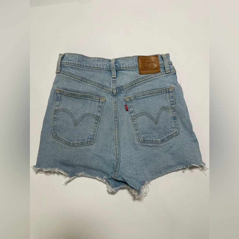 LEVI Ribcage High Rise Shorts 27
